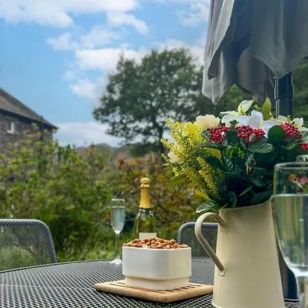 Casa de Férias Little Parrock, Nestled At The Foot Of Helm Crag With Walks From The Door *