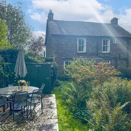 Semesterbostad Little Parrock, Nestled At The Foot Of Helm Crag With Walks From The Door Grasmere