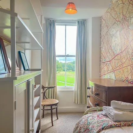 Little Parrock, Holiday home